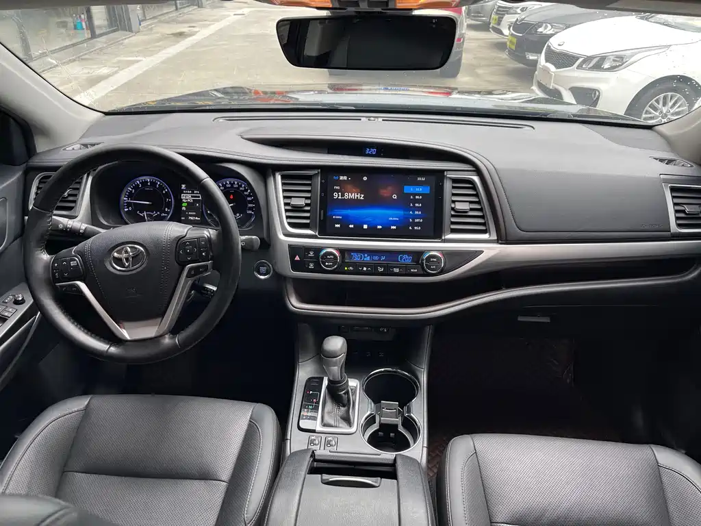 Toyota Highlander 2020 — фото 19