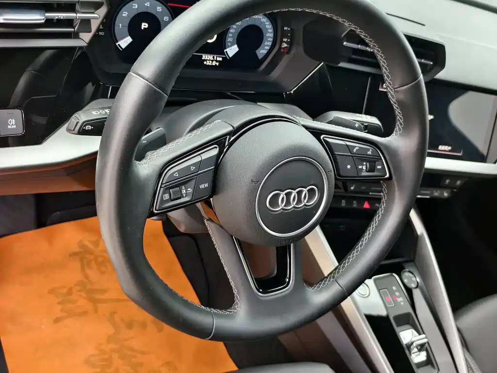 Audi A3 2023 — фото 12