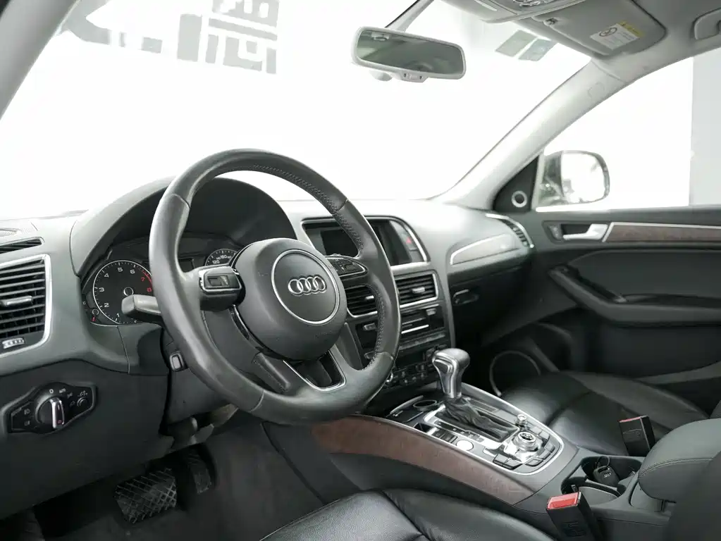 Audi Q5 2015 — фото 14