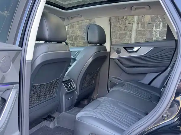 Hongqi HS5 2024