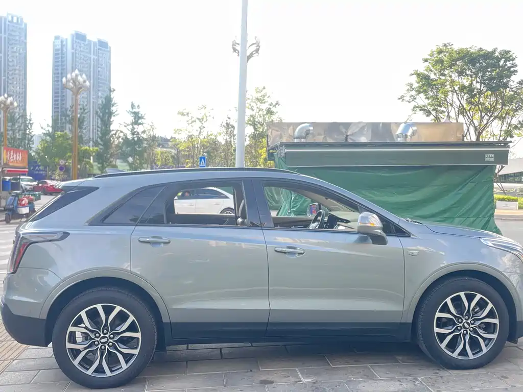 Cadillac XT5 2025 — фото 15