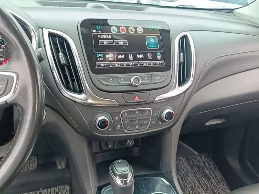 Chevrolet Equinox 2018 — фото 13