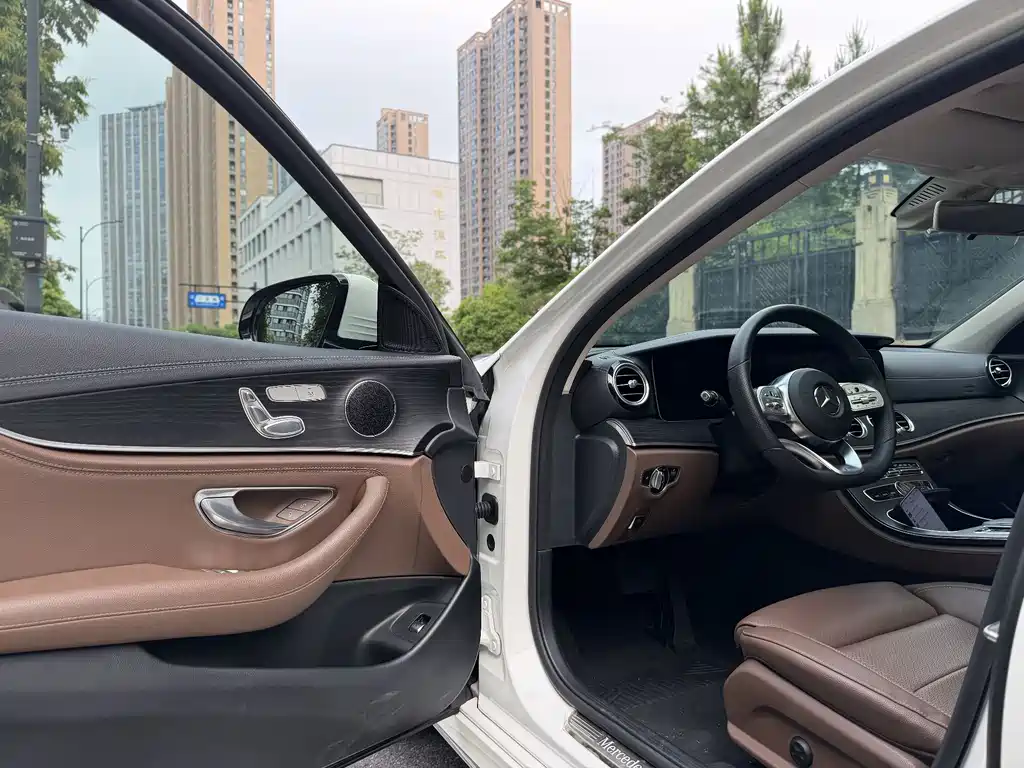 Mercedes-Benz E-Class 2020 — фото 10