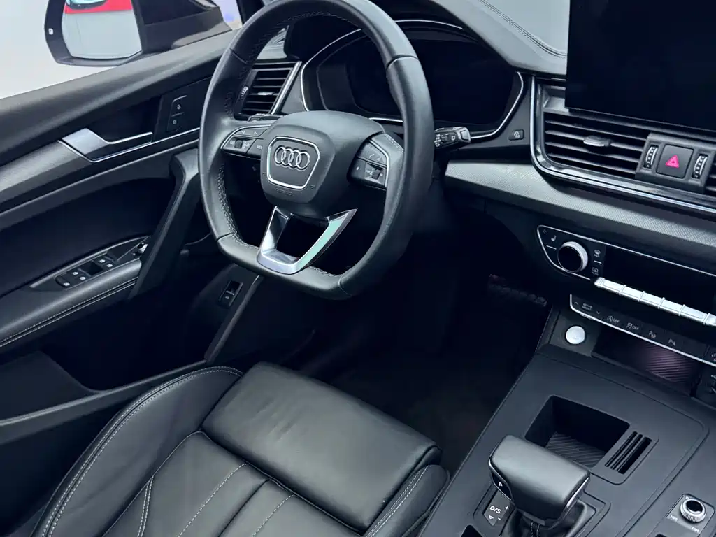 Audi Q5L 2022 — фото 17