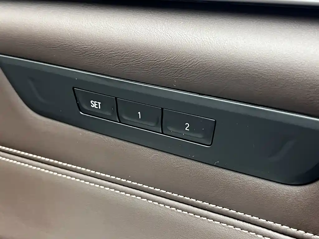 BMW 5 Series 2018 — фото 13