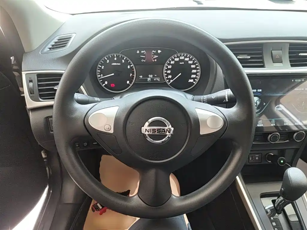 Nissan Sylphy 2021 — фото 11