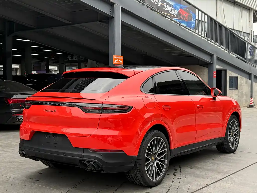 Porsche Cayenne 2020 — фото 14