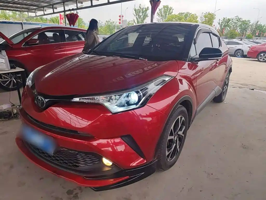 Toyota C-HR 2019 — фото 1