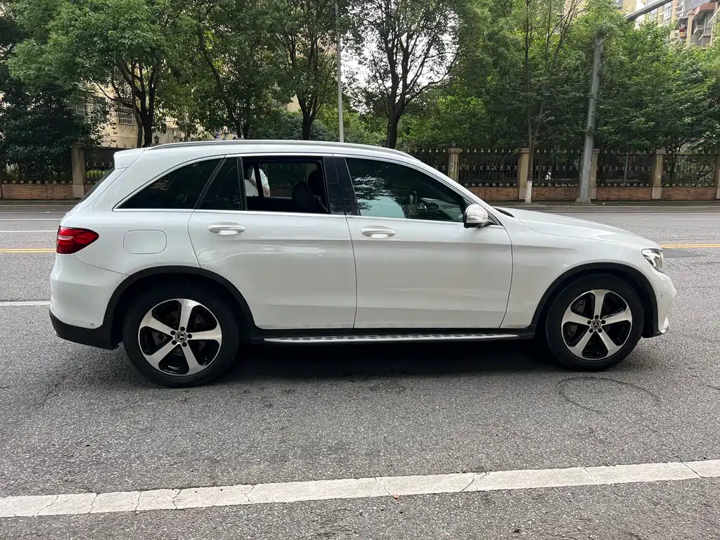 Mercedes-Benz GLC 2018 — фото 13