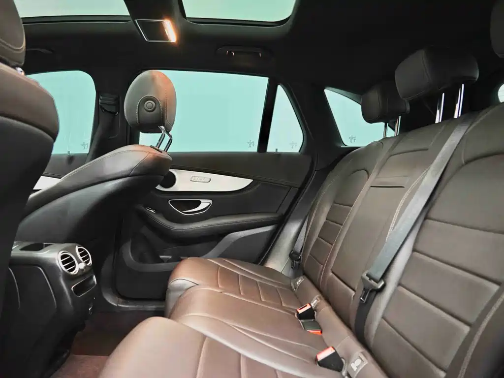 Mercedes-Benz GLC 2020 — фото 32