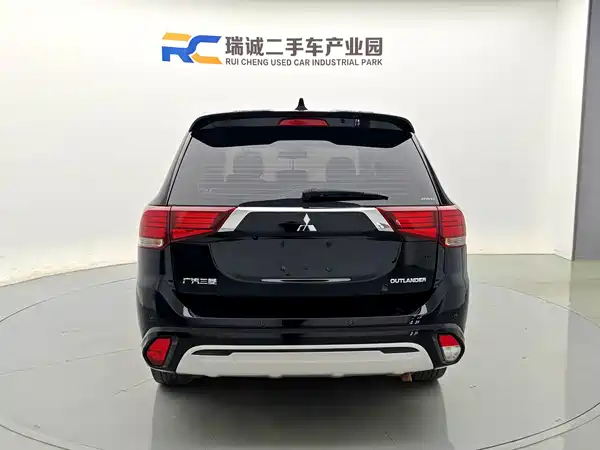 Mitsubishi Outlander 2023
