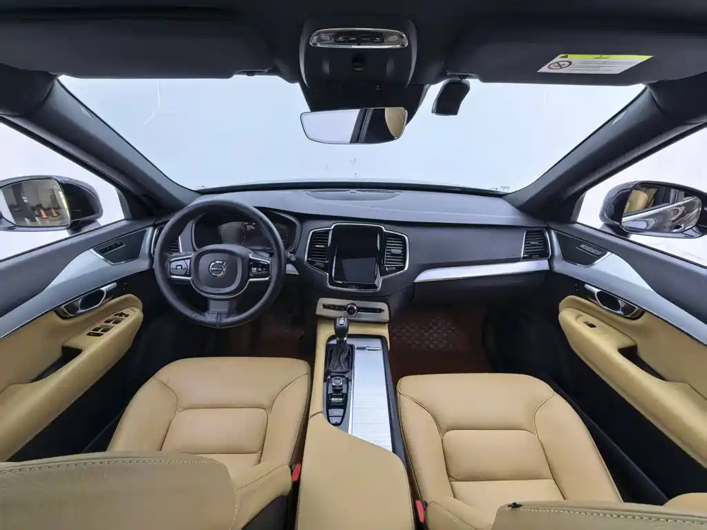 Volvo XC90 2017 — фото 11