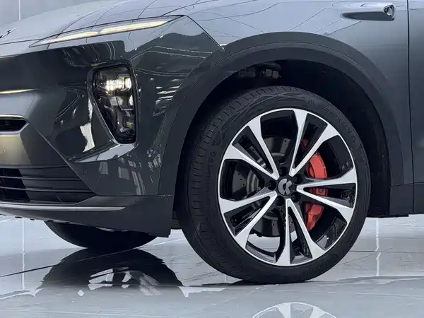 NIO ES8 2023