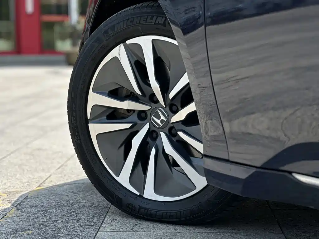 Honda Inspire 2019 — фото 11