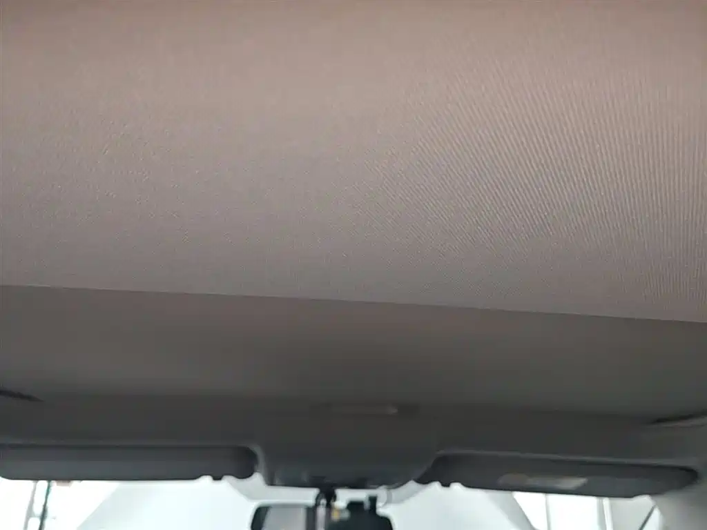 Toyota RAV4 2017 — фото 18