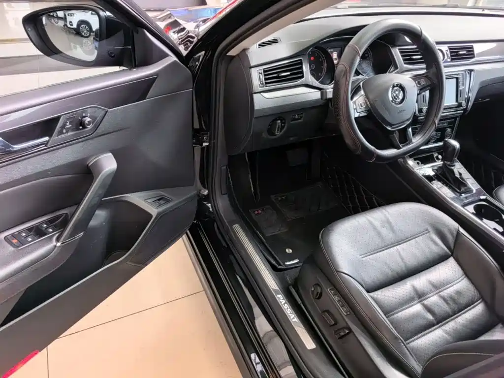 Volkswagen Passat 2017 — фото 16