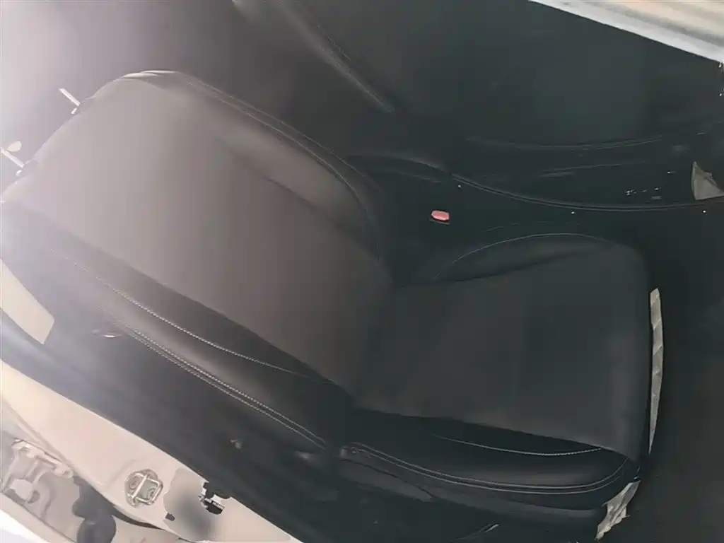 Toyota Yaris L 2020 — фото 25