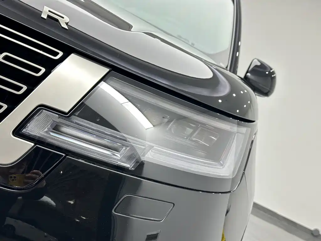 Land Rover Range Rover 2023 — фото 19