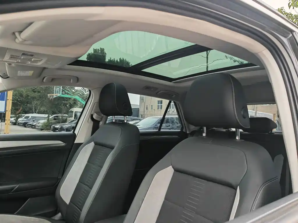 Volkswagen T-Roc 2018 — фото 10