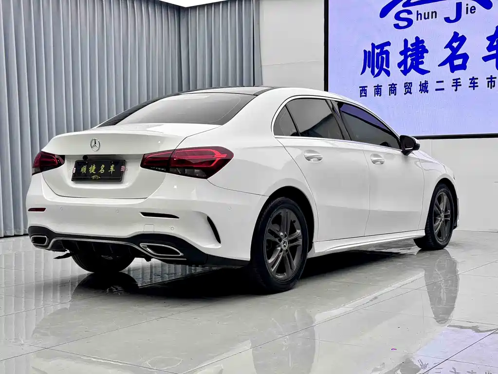 Mercedes-Benz A-Class 2019 — фото 16