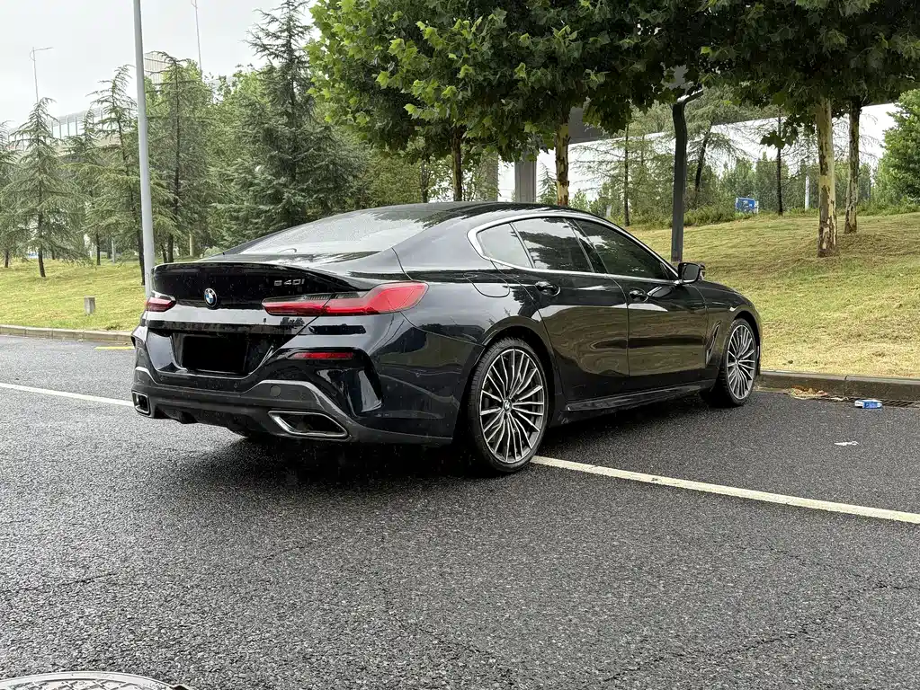 BMW 8 Series 2021 — фото 10