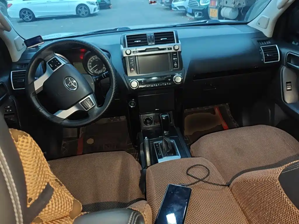 Toyota Prado 2017 — фото 10