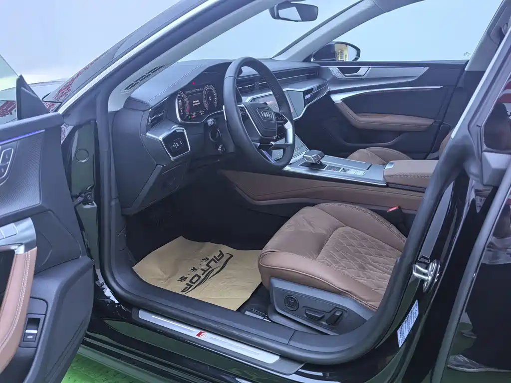 Audi A7L 2024