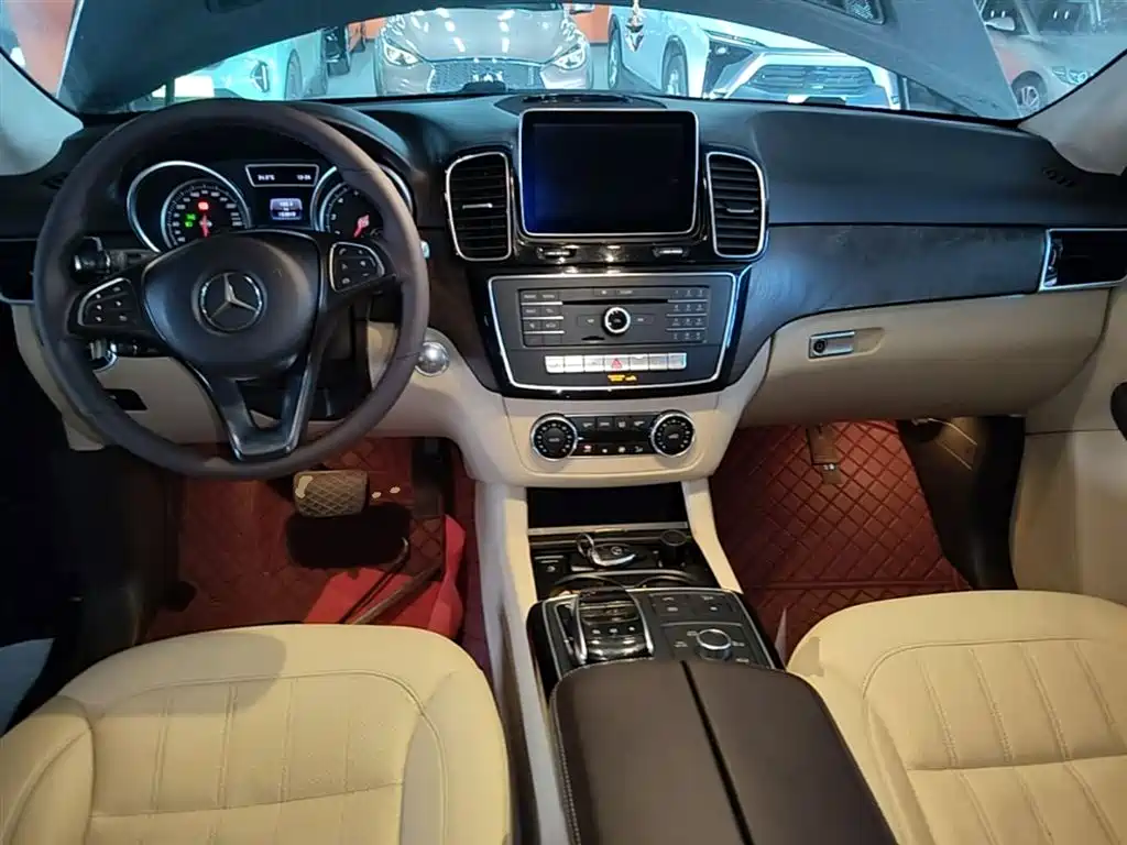 Mercedes-Benz GLE 2016 — фото 10