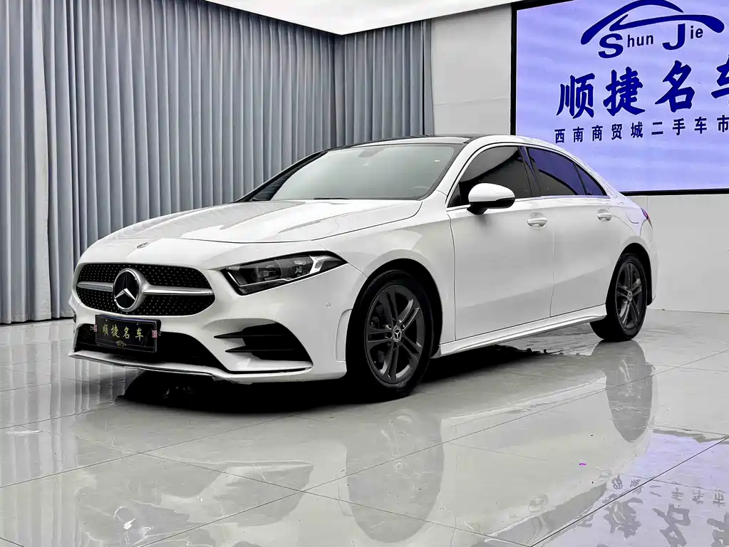 Mercedes-Benz A-Class 2019 — фото 2