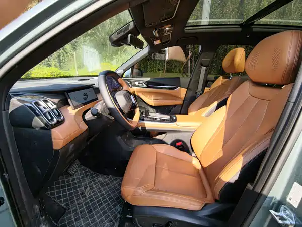 Geely Boyue L 2025