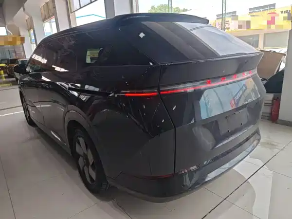 XPeng X9 2024