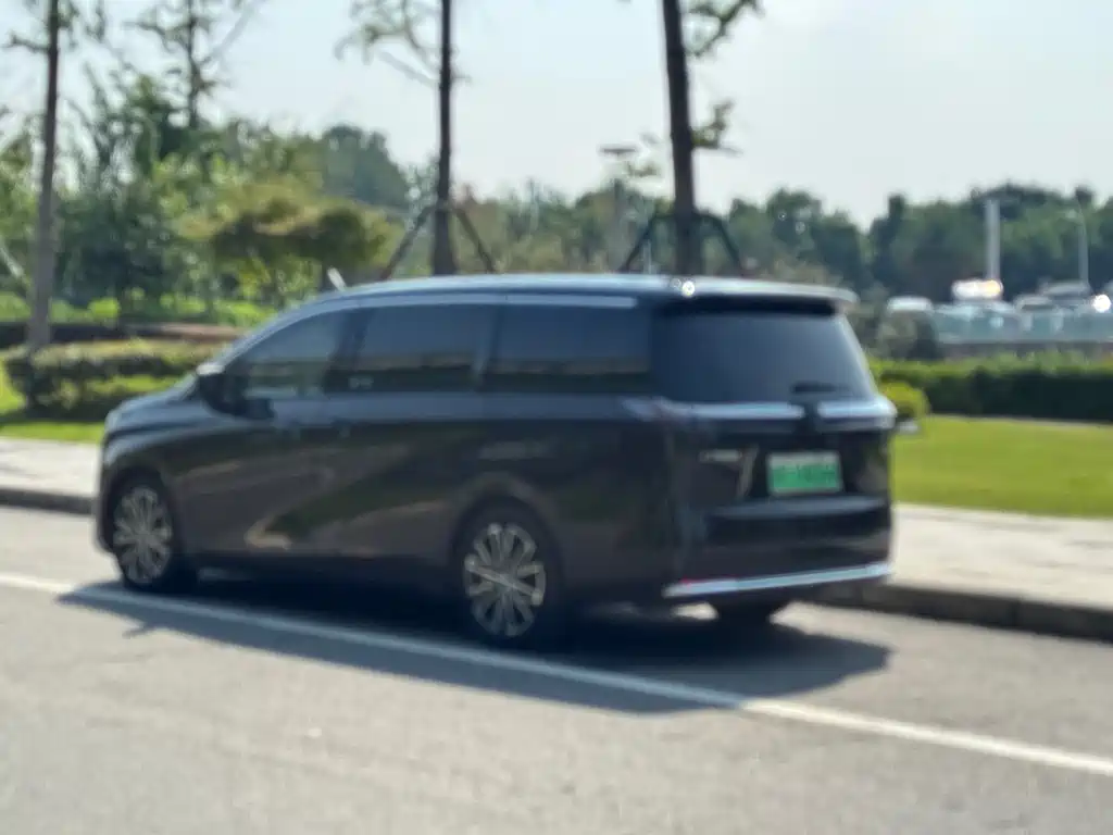 GAC Trumpchi E8 PHEV 2024 — фото 8
