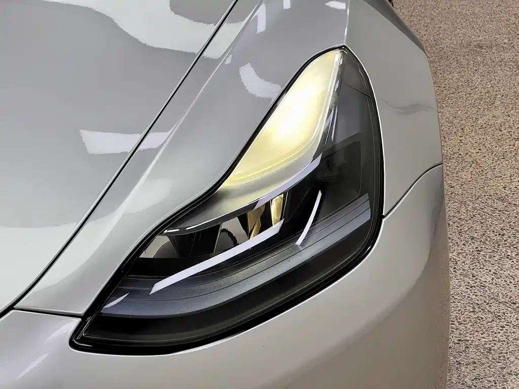 Tesla Model 3 2023 — фото 9