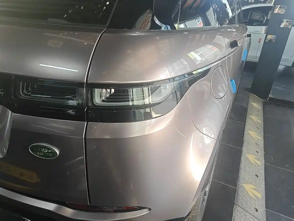 Land Rover Evoque 2023 — фото 8