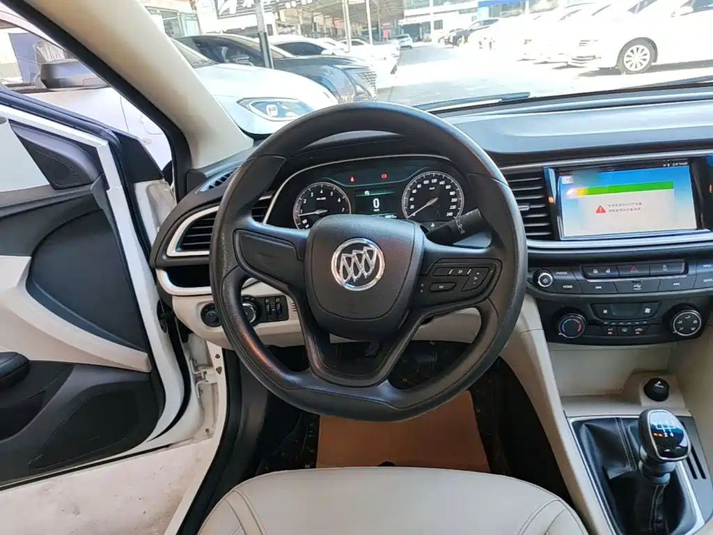 Buick Excelle 2017 — фото 11