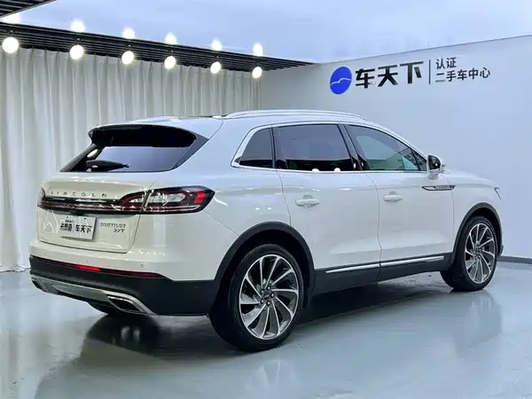 Lincoln Nautilus 2021