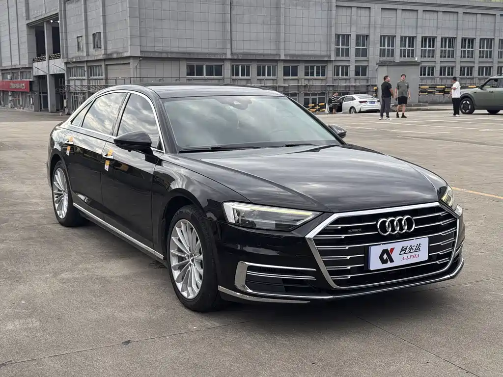Audi A8 2020 — фото 3