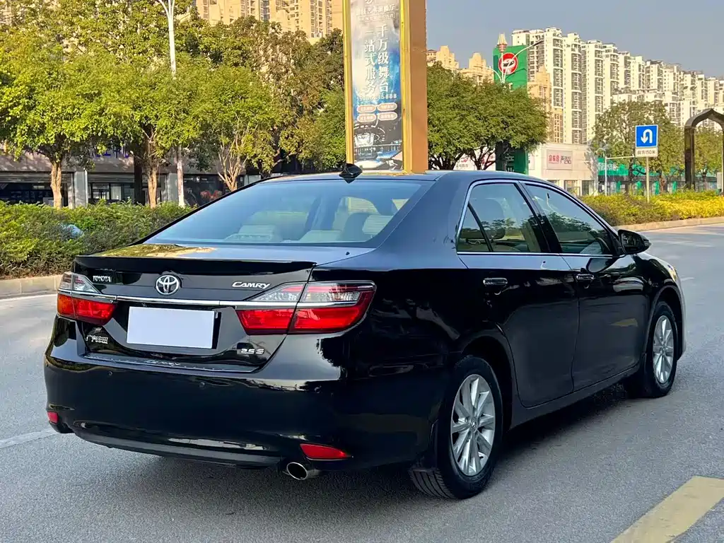 Toyota Camry 2015