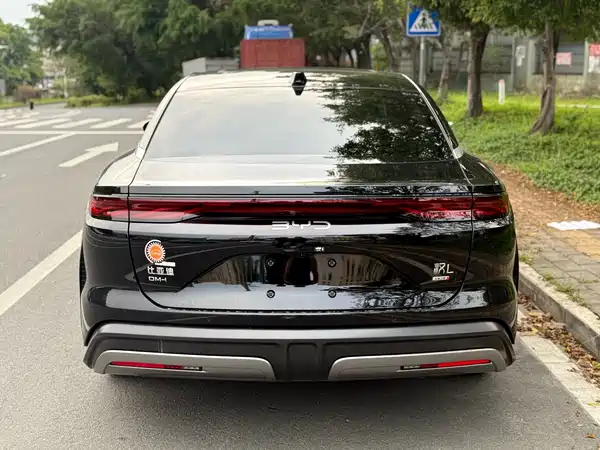 BYD Han L 2025