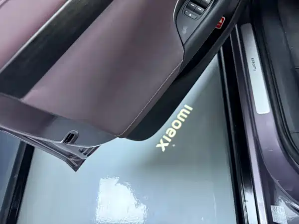 Xiaomi SU7 2024
