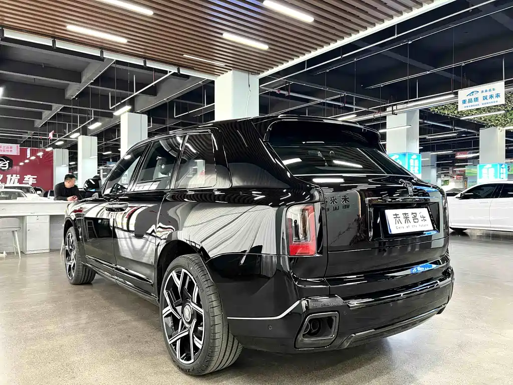 Rolls-Royce Cullinan 2025 — фото 26