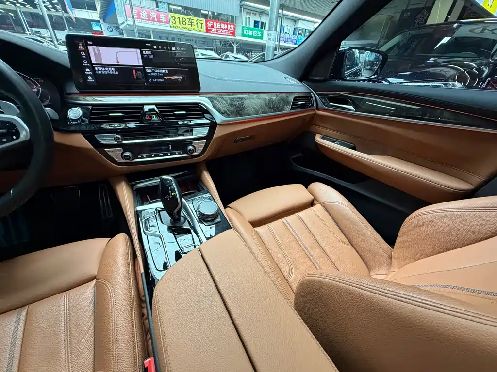 BMW 6 Series GT 2023 — фото 27