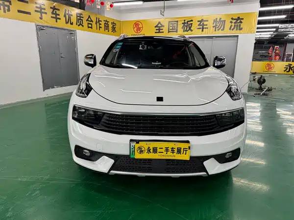 Lynk & Co 01 EM-P 2019