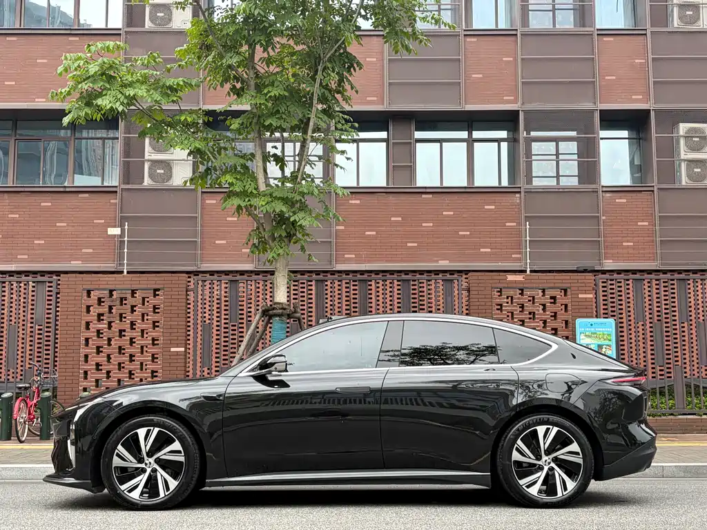 NIO ET5 2025