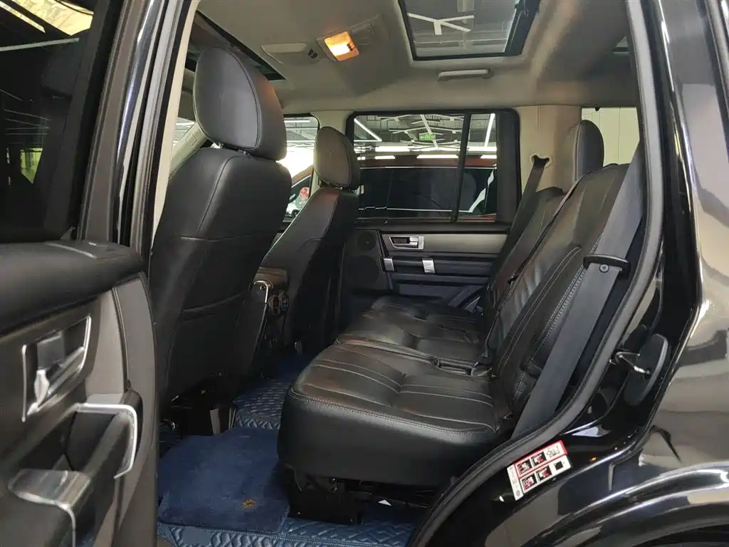 Land Rover Discovery 2016 — фото 17