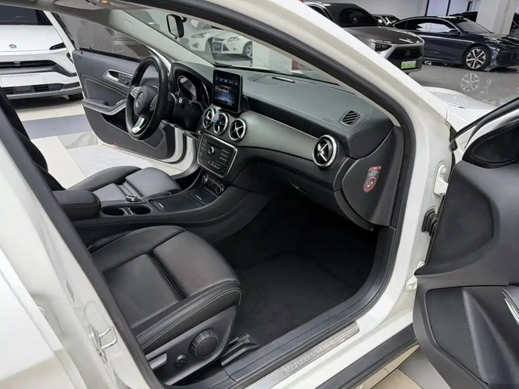 Mercedes-Benz GLA 2017 — фото 22