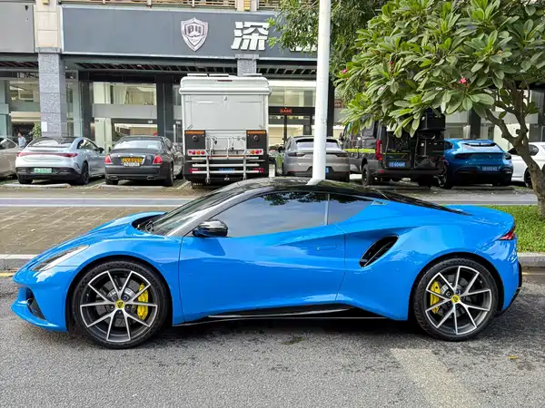 Lotus EMIRA 2023