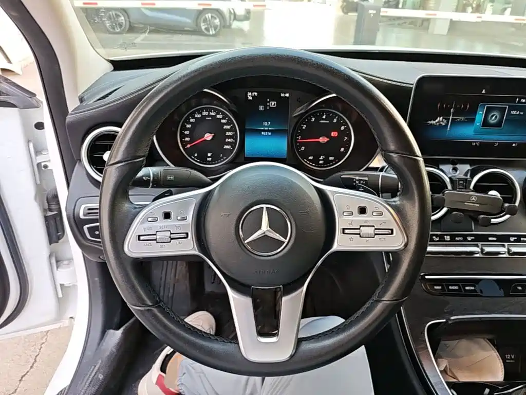 Mercedes-Benz C-Class 2019 — фото 11