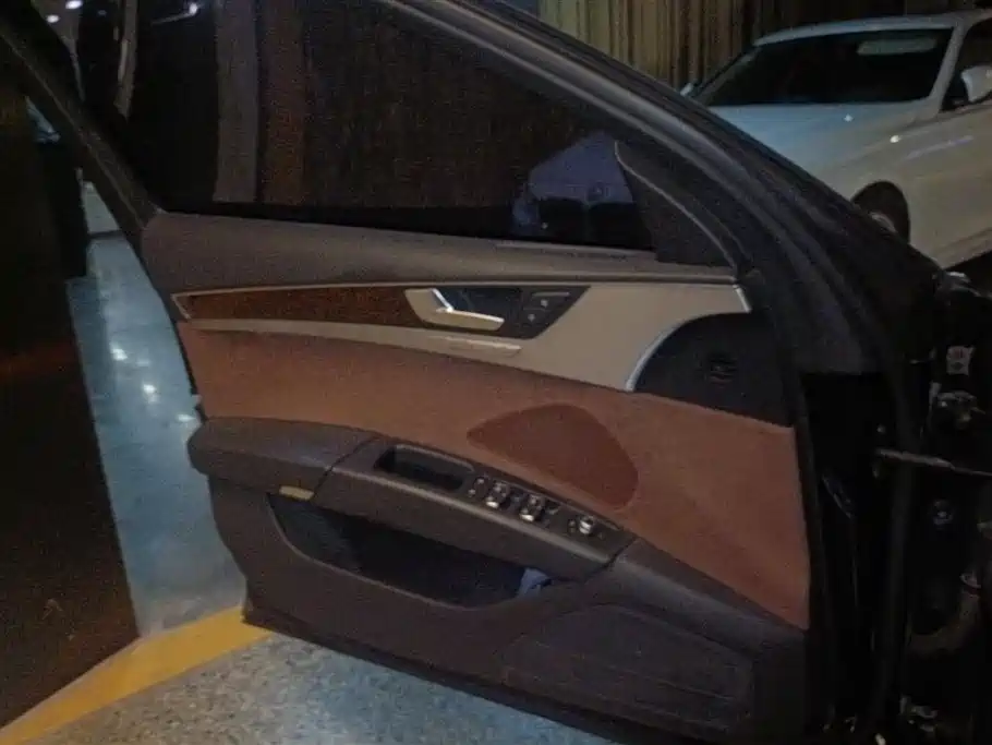 Audi A8 2012