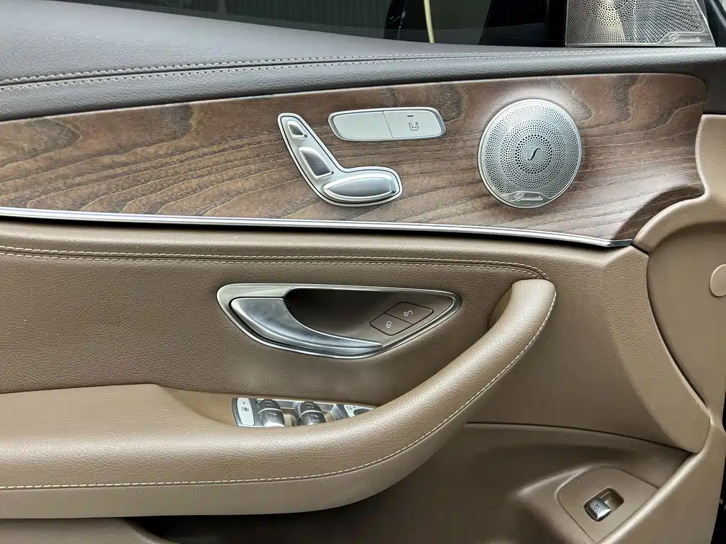 Mercedes-Benz E-Class 2023 — фото 15
